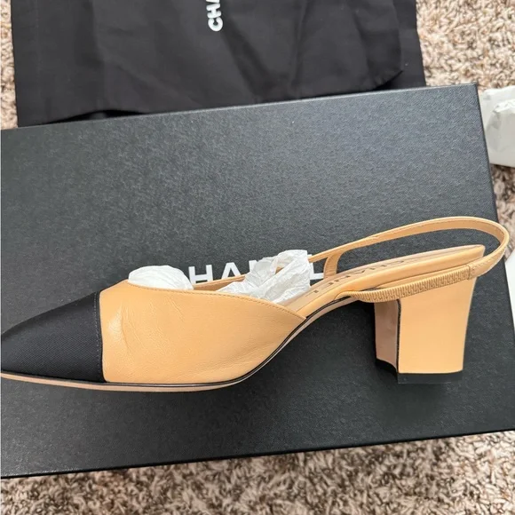 *SOLD** Chanel Slingback pumps - Picture 4 of 8